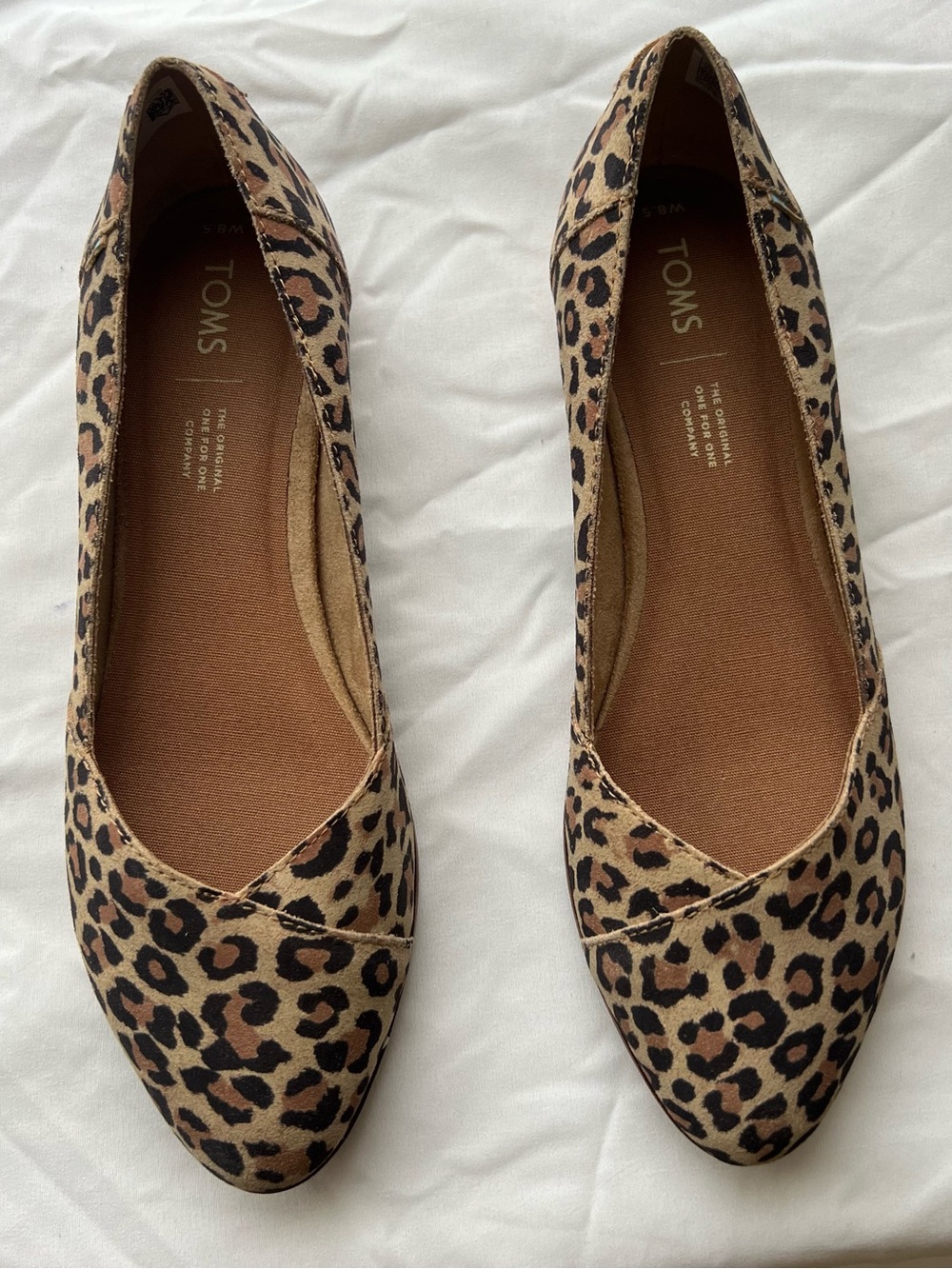 TOMS Leopard Print Slip-On Flats in Brown and Black - Picture 5 of 7